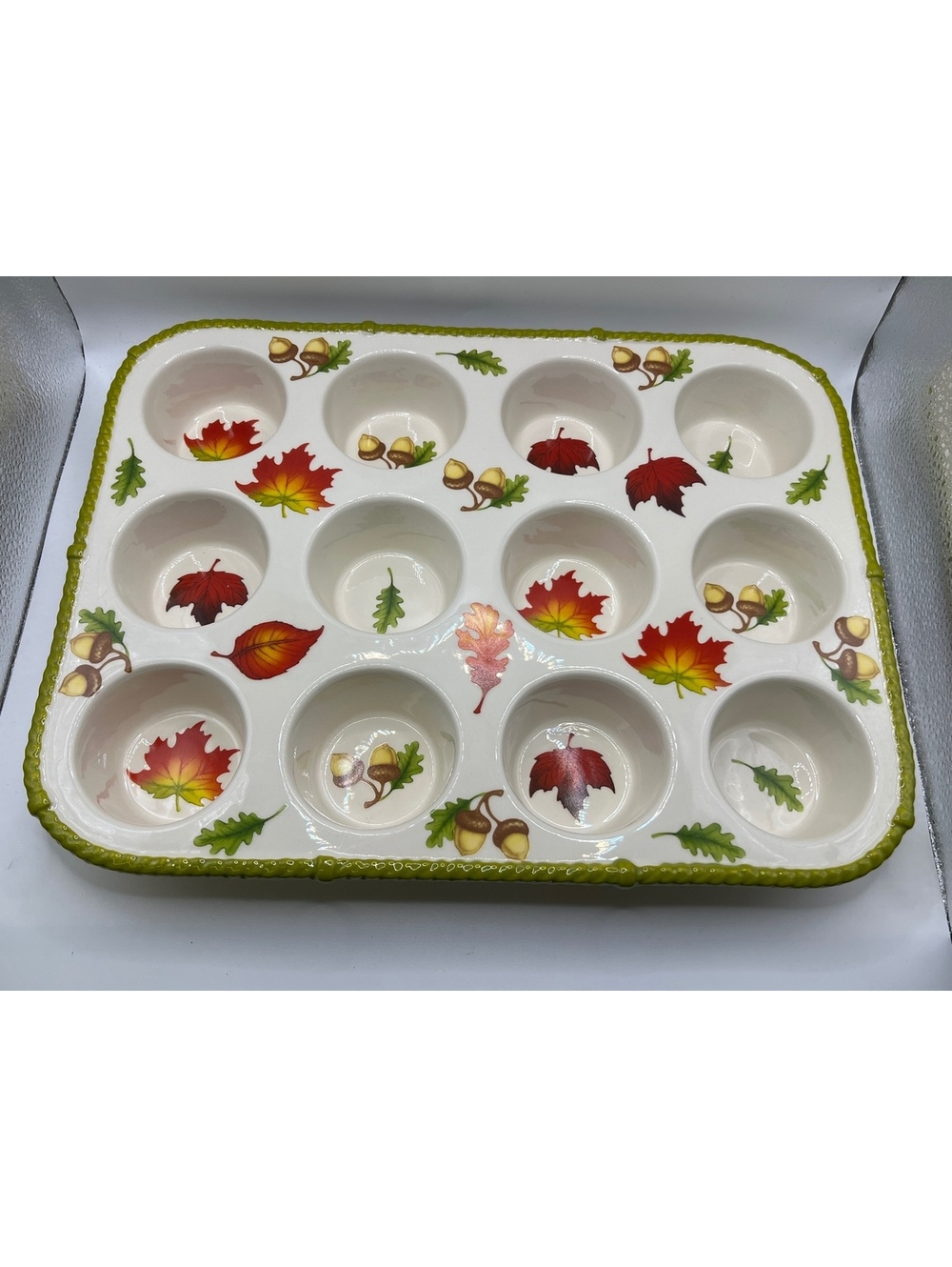 New Fall Autumn Temptations by Tara Ceramic 12 Cupcake pan Thanksgiving
